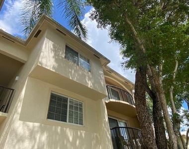 1700 S Crestwood Ct S - Photo Thumbnail 10