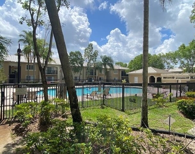 1700 S Crestwood Ct S - Photo Thumbnail 9