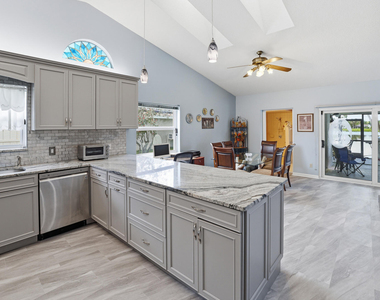 191 Parkwood Drive - Photo Thumbnail 5