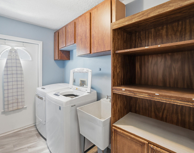 191 Parkwood Drive - Photo Thumbnail 15