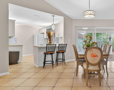 1127 E Seminole Avenue - Photo Thumbnail 9