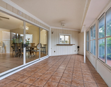 1127 E Seminole Avenue - Photo Thumbnail 32