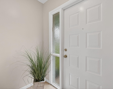 1127 E Seminole Avenue - Photo Thumbnail 23
