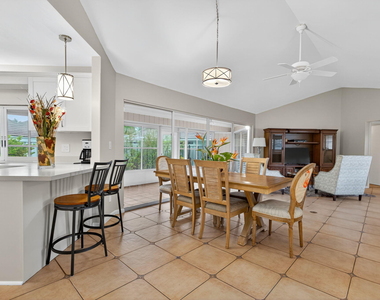 1127 E Seminole Avenue - Photo Thumbnail 4