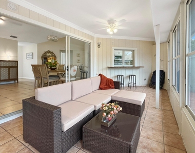 1127 E Seminole Avenue - Photo Thumbnail 25