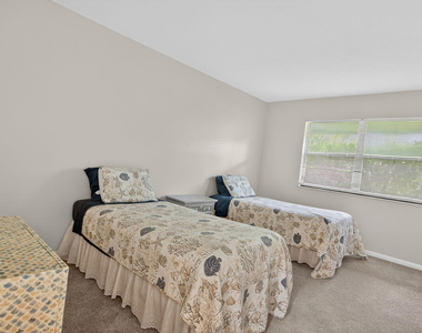 1127 E Seminole Avenue - Photo Thumbnail 22