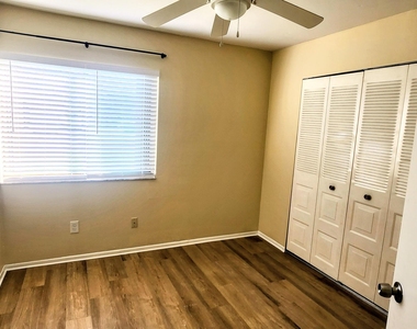 431 Se Dalva Avenue - Photo Thumbnail 5