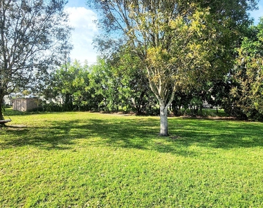 431 Se Dalva Avenue - Photo Thumbnail 8