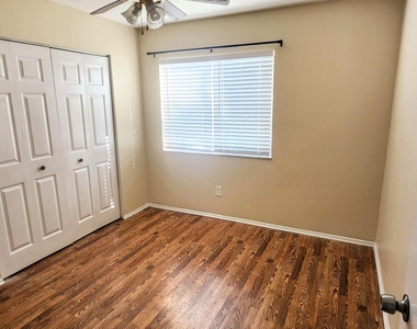 431 Se Dalva Avenue - Photo Thumbnail 6