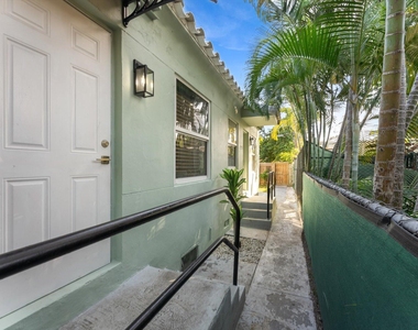 1928-1930 Adams Street - Photo Thumbnail 15