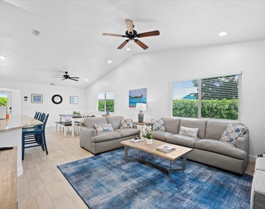 6077 Francis Street - Photo Thumbnail 8