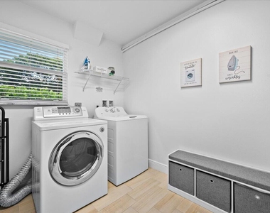 6077 Francis Street - Photo Thumbnail 25