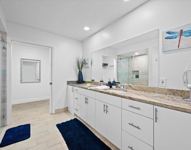 6077 Francis Street - Photo Thumbnail 14
