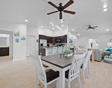 6075 Francis Street - Photo Thumbnail 3