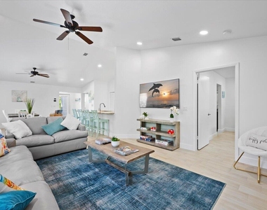 6075 Francis Street - Photo Thumbnail 9