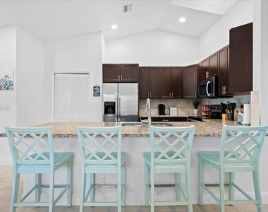 6075 Francis Street - Photo Thumbnail 1