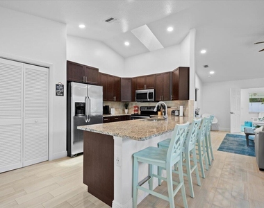 6075 Francis Street - Photo Thumbnail 2