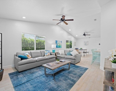 6075 Francis Street - Photo Thumbnail 10