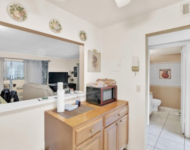 711 Lori Drive - Photo Thumbnail 8