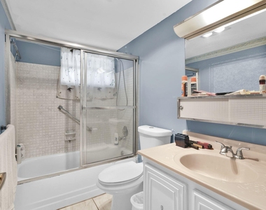 711 Lori Drive - Photo Thumbnail 12
