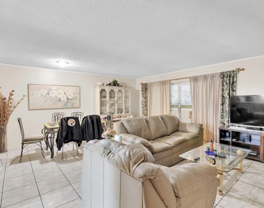 711 Lori Drive - Photo Thumbnail 3