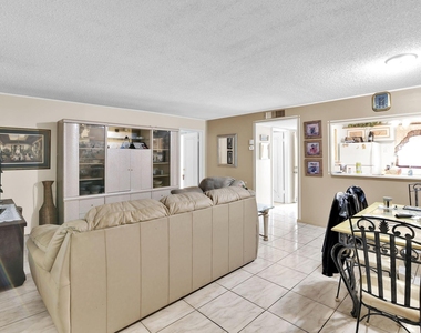 711 Lori Drive - Photo Thumbnail 5