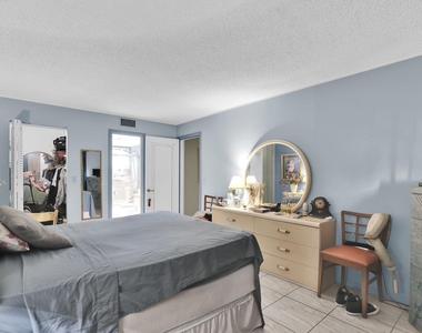 711 Lori Drive - Photo Thumbnail 11