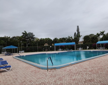 711 Lori Drive - Photo Thumbnail 27