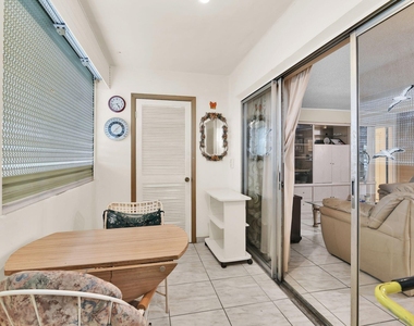 711 Lori Drive - Photo Thumbnail 16