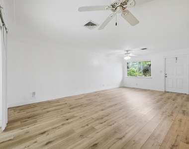 1680 Ne 34th Lane - Photo Thumbnail 20