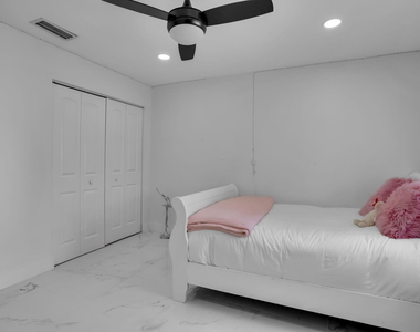 1225 Nw 15th Street - Photo Thumbnail 17
