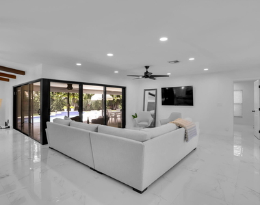 1225 Nw 15th Street - Photo Thumbnail 40
