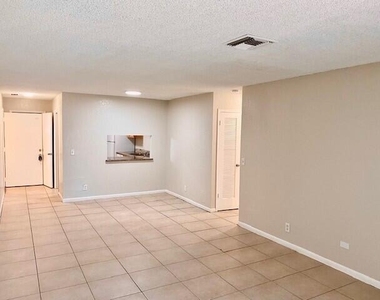 200 Croton Avenue - Photo Thumbnail 3