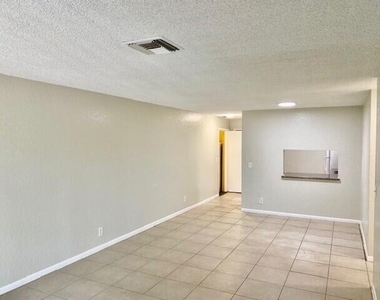 200 Croton Avenue - Photo Thumbnail 1