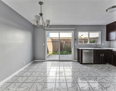 5372 Clairemont Mesa Blvd - Photo Thumbnail 8