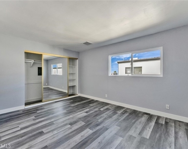 5372 Clairemont Mesa Blvd - Photo Thumbnail 13