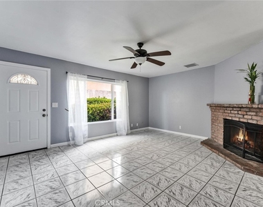 5372 Clairemont Mesa Blvd - Photo Thumbnail 3