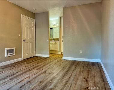 432 Edgehill - Photo Thumbnail 11