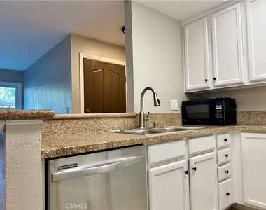 432 Edgehill - Photo Thumbnail 6