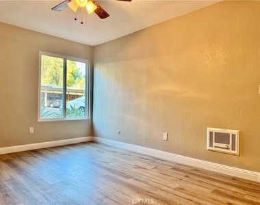 432 Edgehill - Photo Thumbnail 13