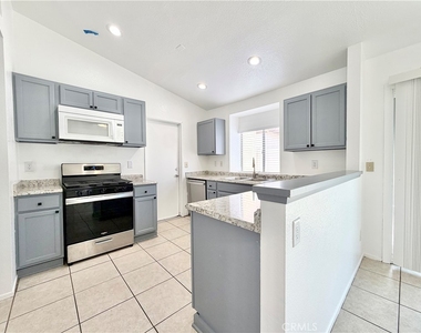 29677 Woodlands Avenue - Photo Thumbnail 9