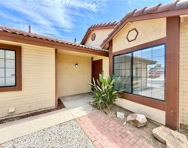 29677 Woodlands Avenue - Photo Thumbnail 3