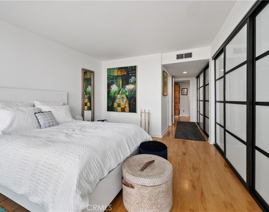 4265 Marina City Drive - Photo Thumbnail 21