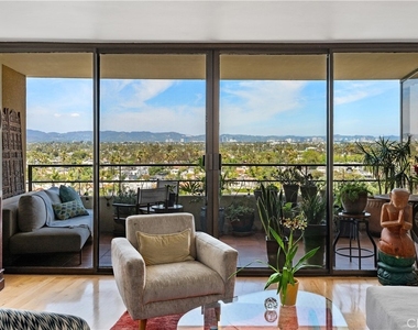 4265 Marina City Drive - Photo Thumbnail 5