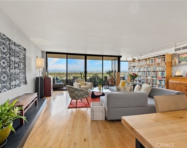 4265 Marina City Drive - Photo Thumbnail 4