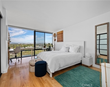 4265 Marina City Drive - Photo Thumbnail 18