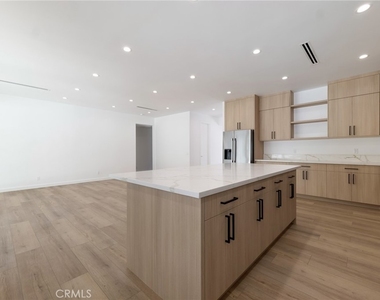 4316 Topanga Canyon - Photo Thumbnail 10