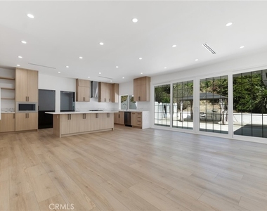 4316 Topanga Canyon - Photo Thumbnail 7