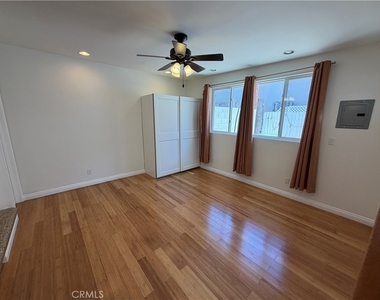11267 Otsego Street - Photo Thumbnail 4
