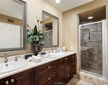 54137 Oak Hill - Photo Thumbnail 20